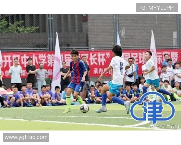 新足球星的崛起展现青春力量点燃绿茵赛场激情